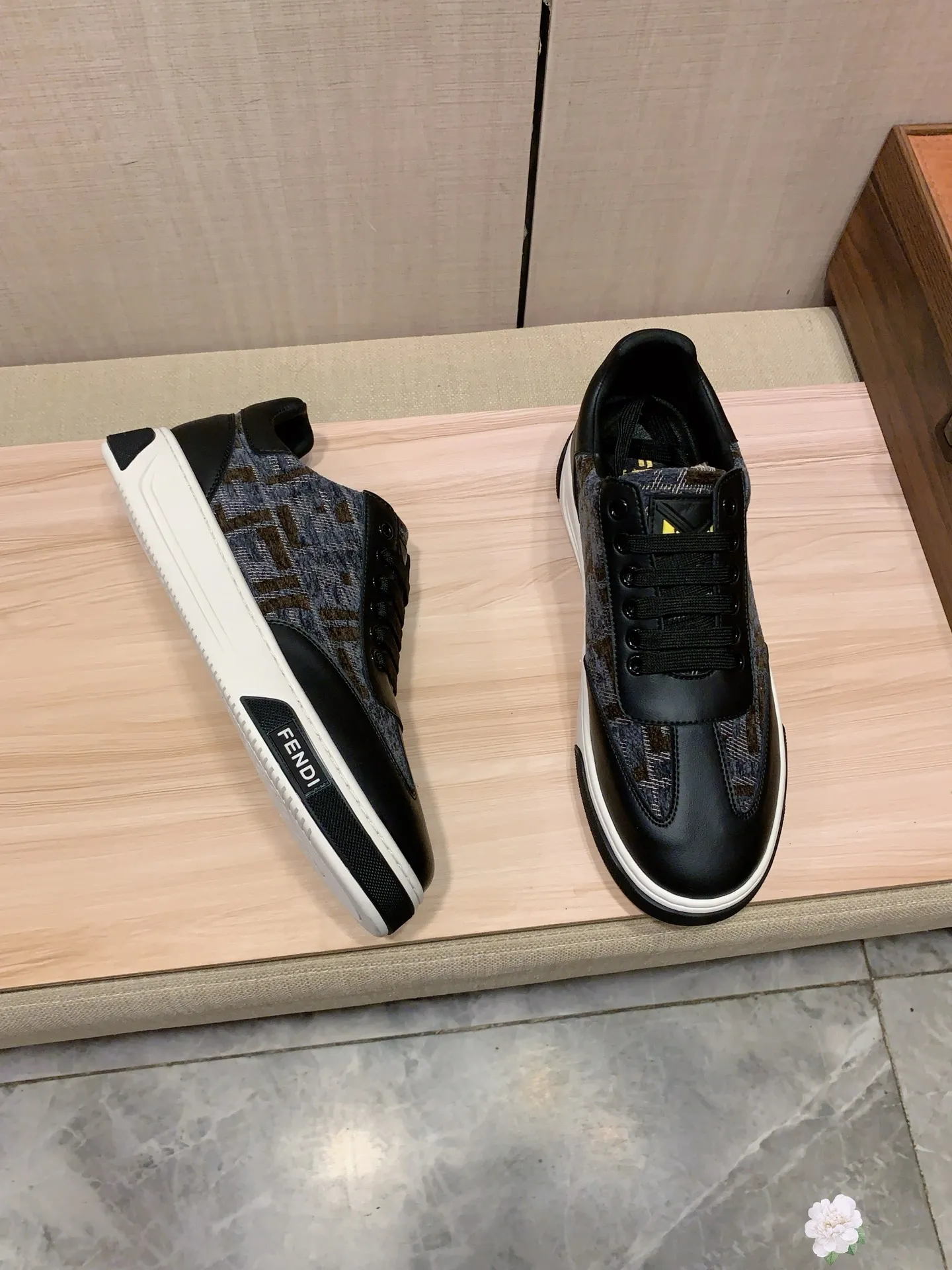 Men's men's shoes 💰420💰💰🎩🎩[Lightning][Lightning] "FENDI*" The latest and most popular casual shoes, top brand [Seduce] luxury ~ purchasing agent, top quality ~. [Strong] The upper is made of imported breathable cowhide with material ➕ breathable sheepskin feet (•) and fine workmanship. The original stylish and stylish soft rubber wear-resistant and non-slip outsole is light and comfortable on the feet. The real thing looks better when photographed in person. 0099: code: 38-44, 4️⃣ colors selected